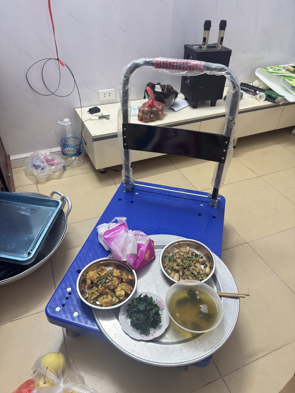 Hình ảnh hoạt động của Cộng đồng Thiện nguyện MIFU