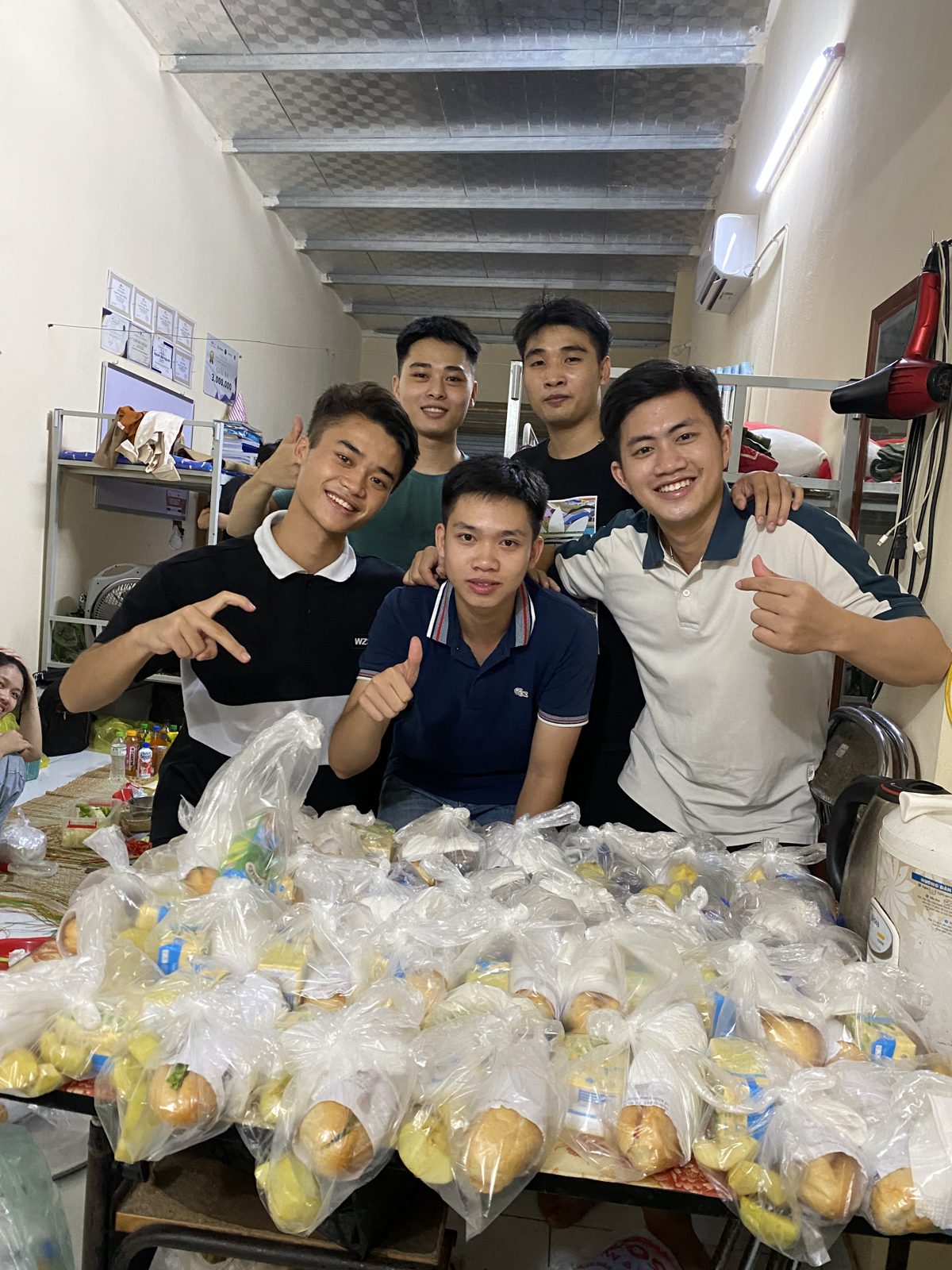 Hình ảnh hoạt động của Cộng đồng Thiện nguyện MIFU