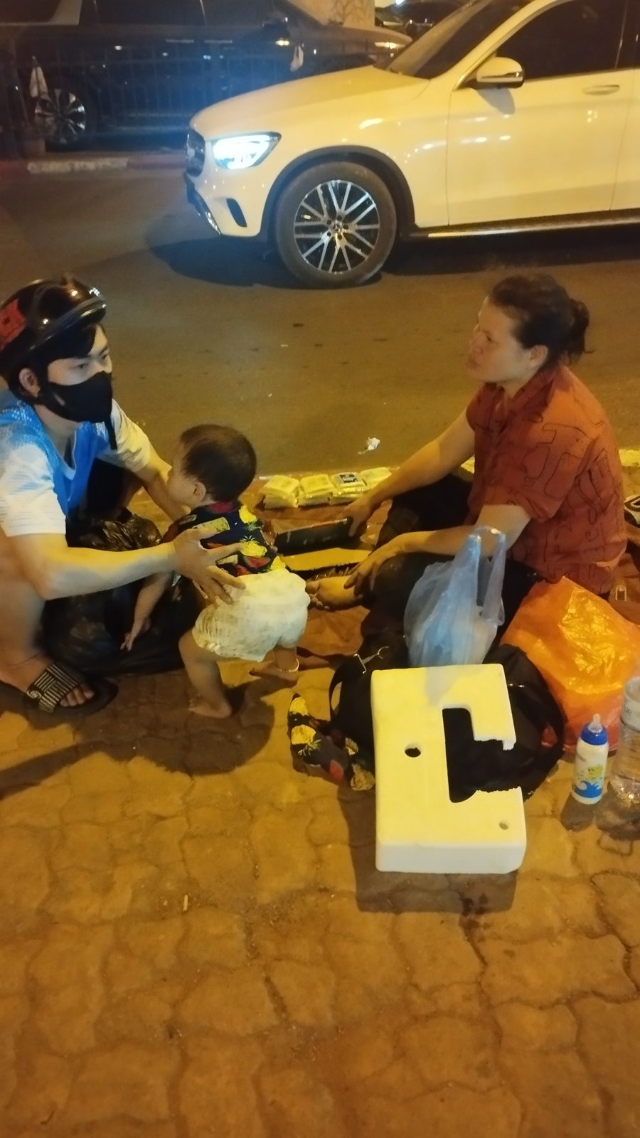 Hình ảnh hoạt động của Cộng đồng Thiện nguyện MIFU