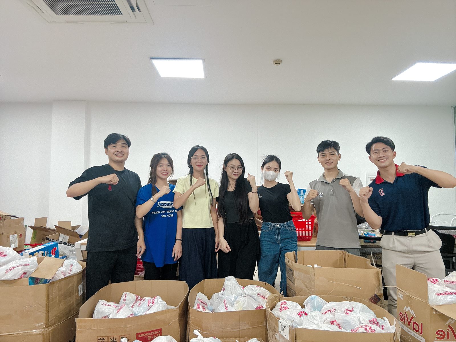 Hình ảnh hoạt động của Cộng đồng Thiện nguyện MIFU