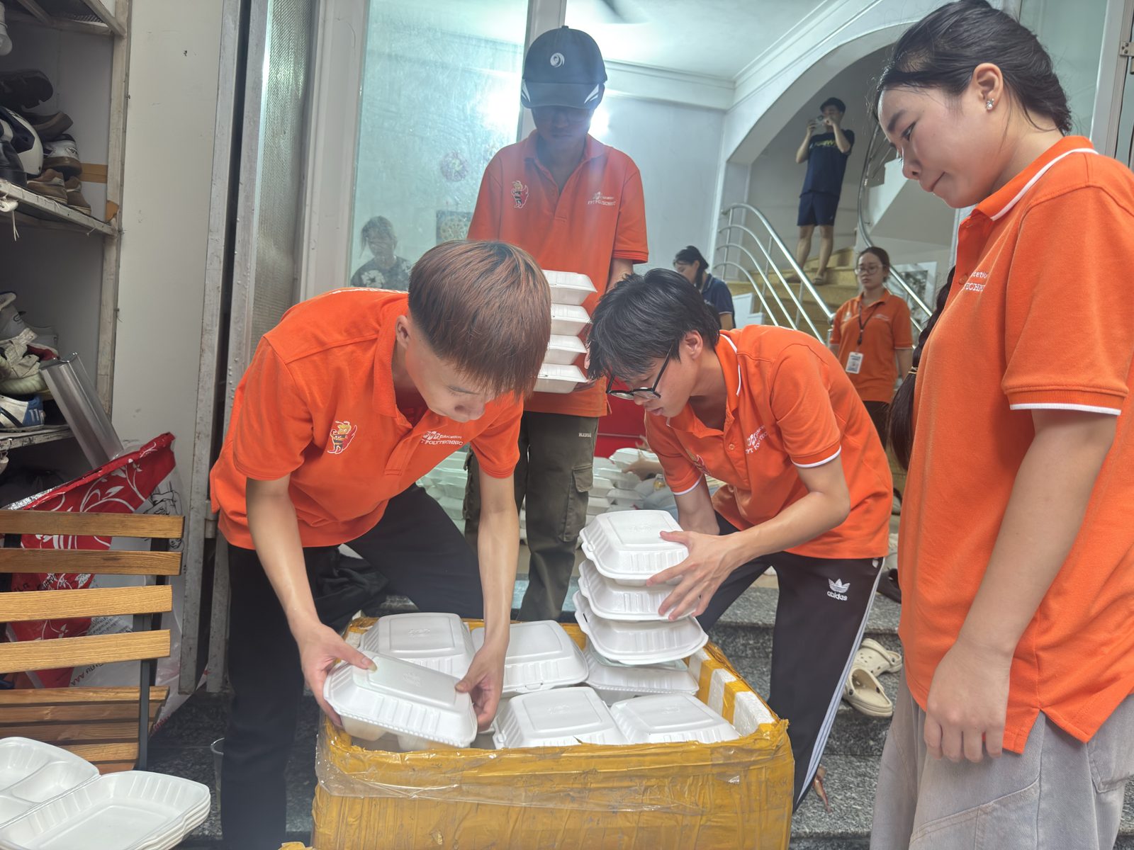 Hình ảnh hoạt động của Cộng đồng Thiện nguyện MIFU