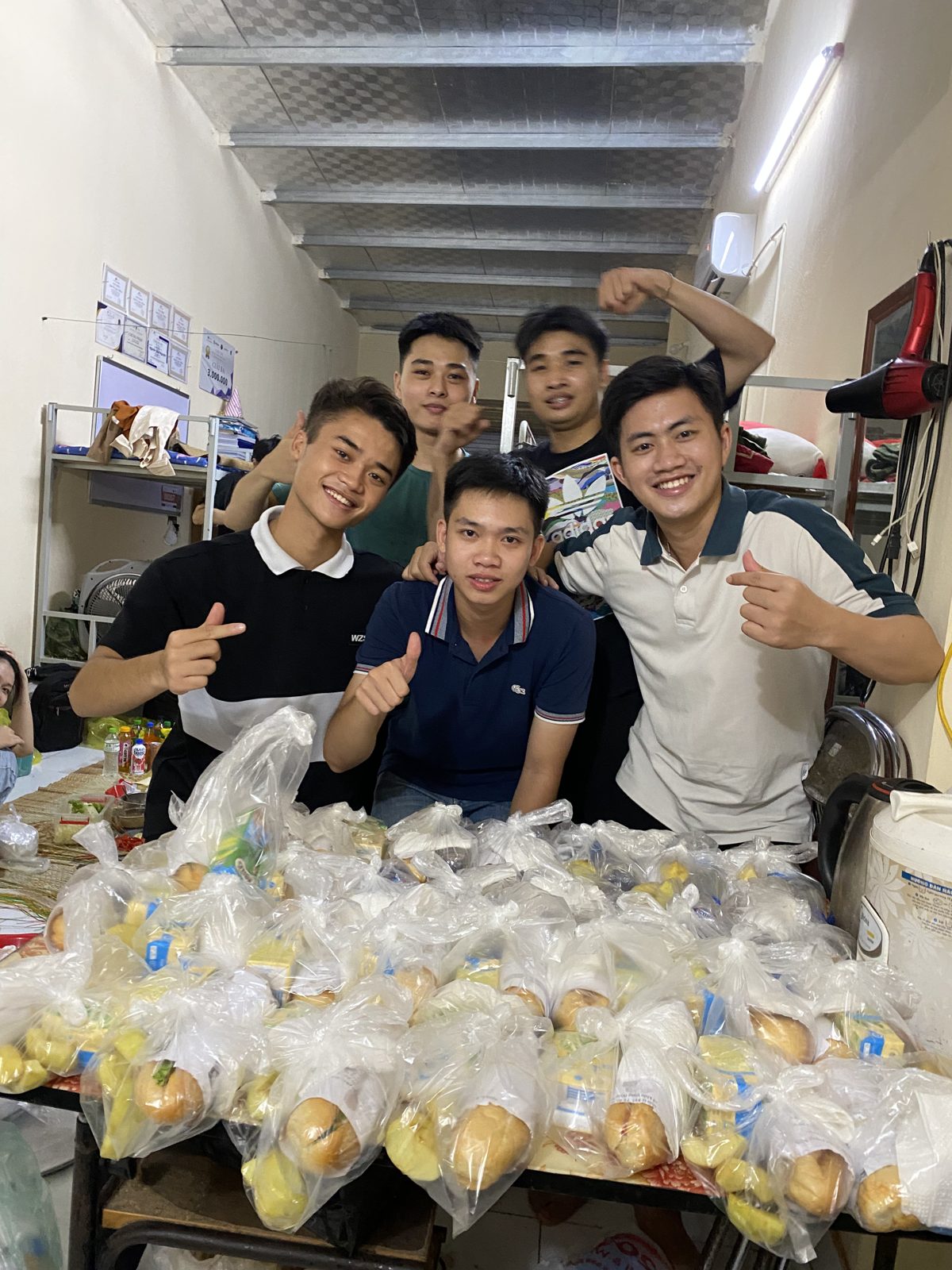 Hình ảnh hoạt động của Cộng đồng Thiện nguyện MIFU