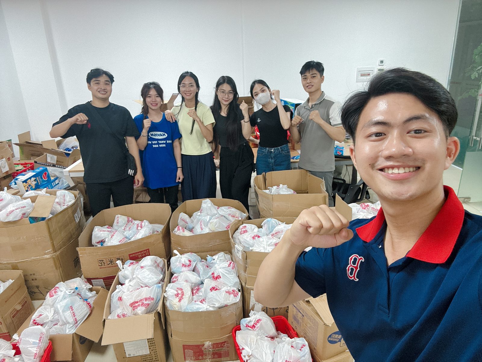 Hình ảnh hoạt động của Cộng đồng Thiện nguyện MIFU