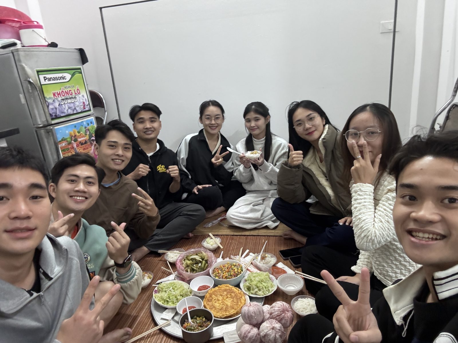 Hình ảnh hoạt động của Cộng đồng Thiện nguyện MIFU