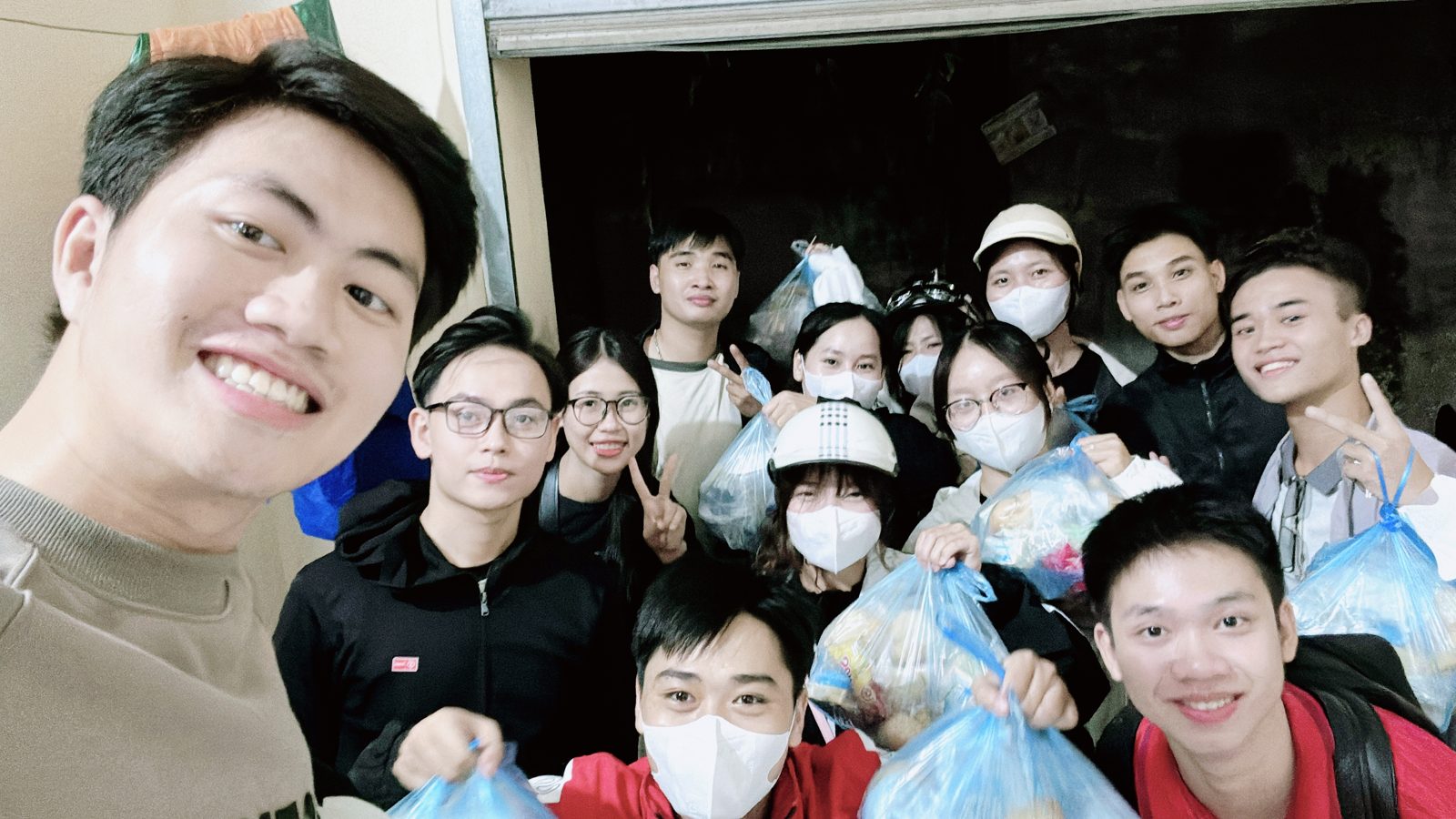 Hình ảnh hoạt động của Cộng đồng Thiện nguyện MIFU