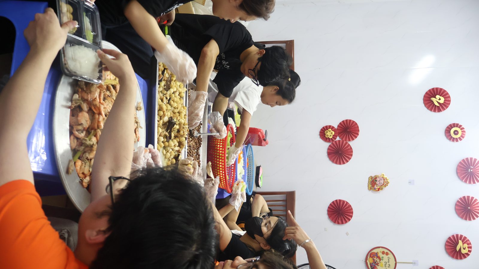 Hình ảnh hoạt động của Cộng đồng Thiện nguyện MIFU