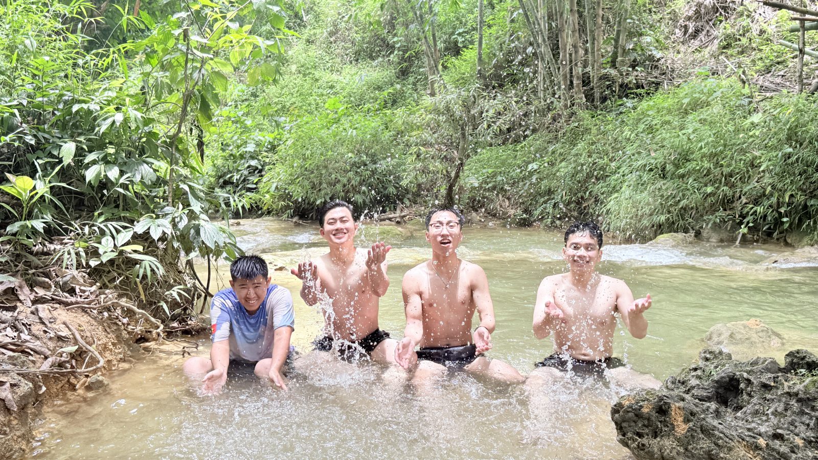 Hình ảnh hoạt động của Cộng đồng Thiện nguyện MIFU